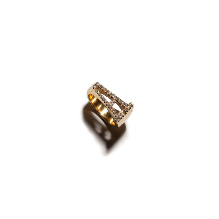 THE LETTER A RING 750 YELLOW GOLD VS DIAMONDS